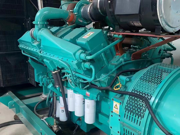 安阳更换100kW柴油发电机组机油时，需要注意哪些事项？